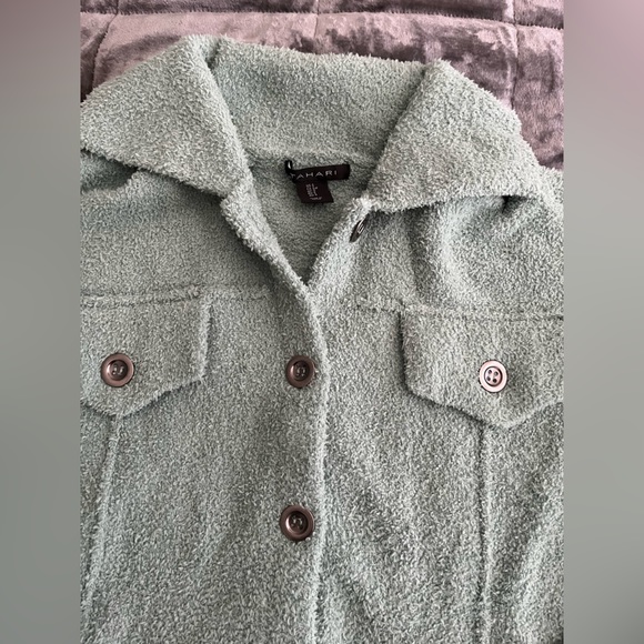 Blue/green fuzzy Tahari shacket - Picture 3 of 6